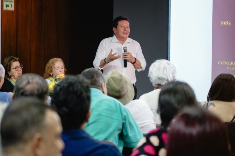 Imágenes de la reciente sesión solemne de la Academia de Historia del Tolima, en el marco del congreso departamental y regional Armero 40 Años y de el día del Tolima, 12 de abril.
